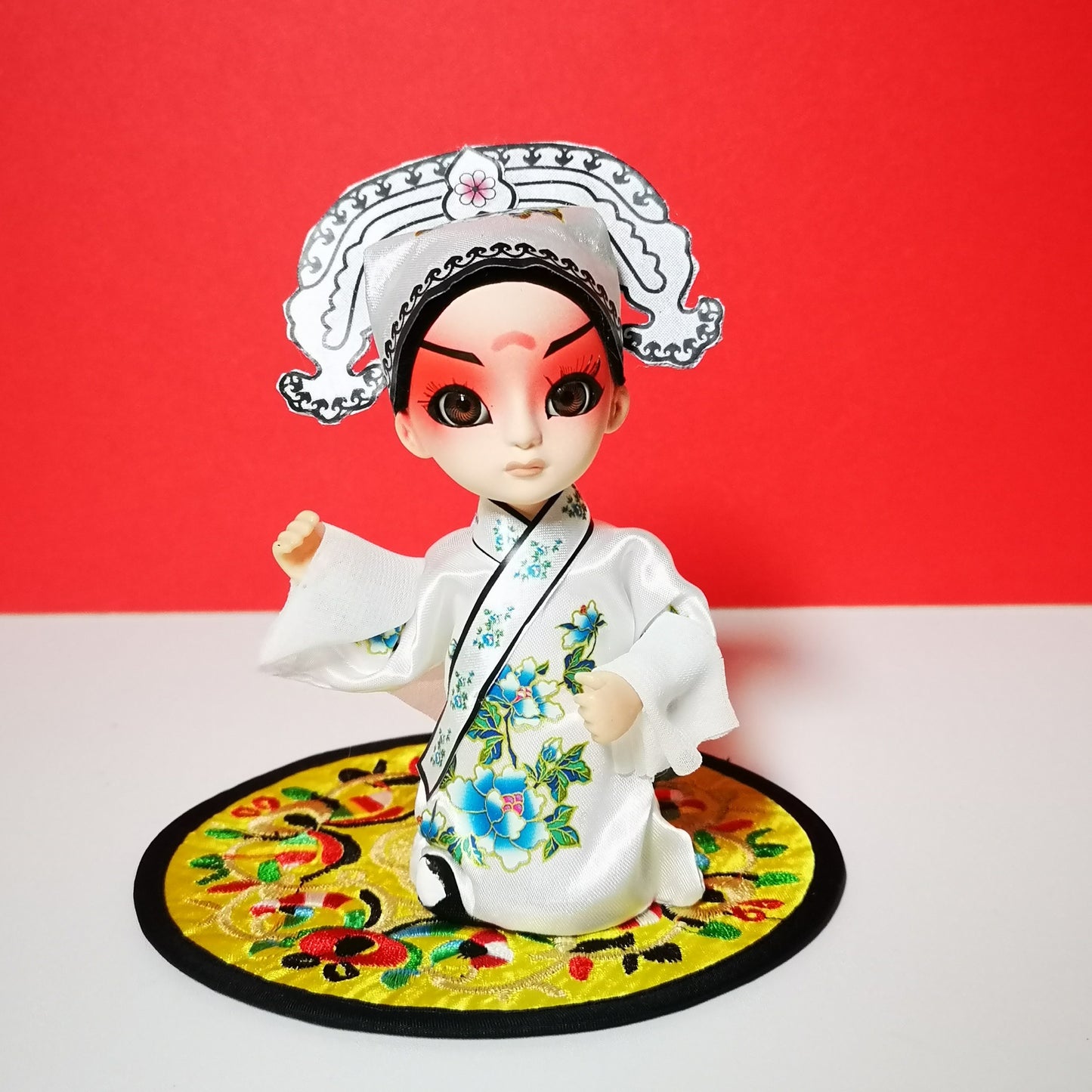 Creative Kunqu Opera Doll - Chinese Opera Face Mask Collectible, Perfect for Home Décor and Gifts