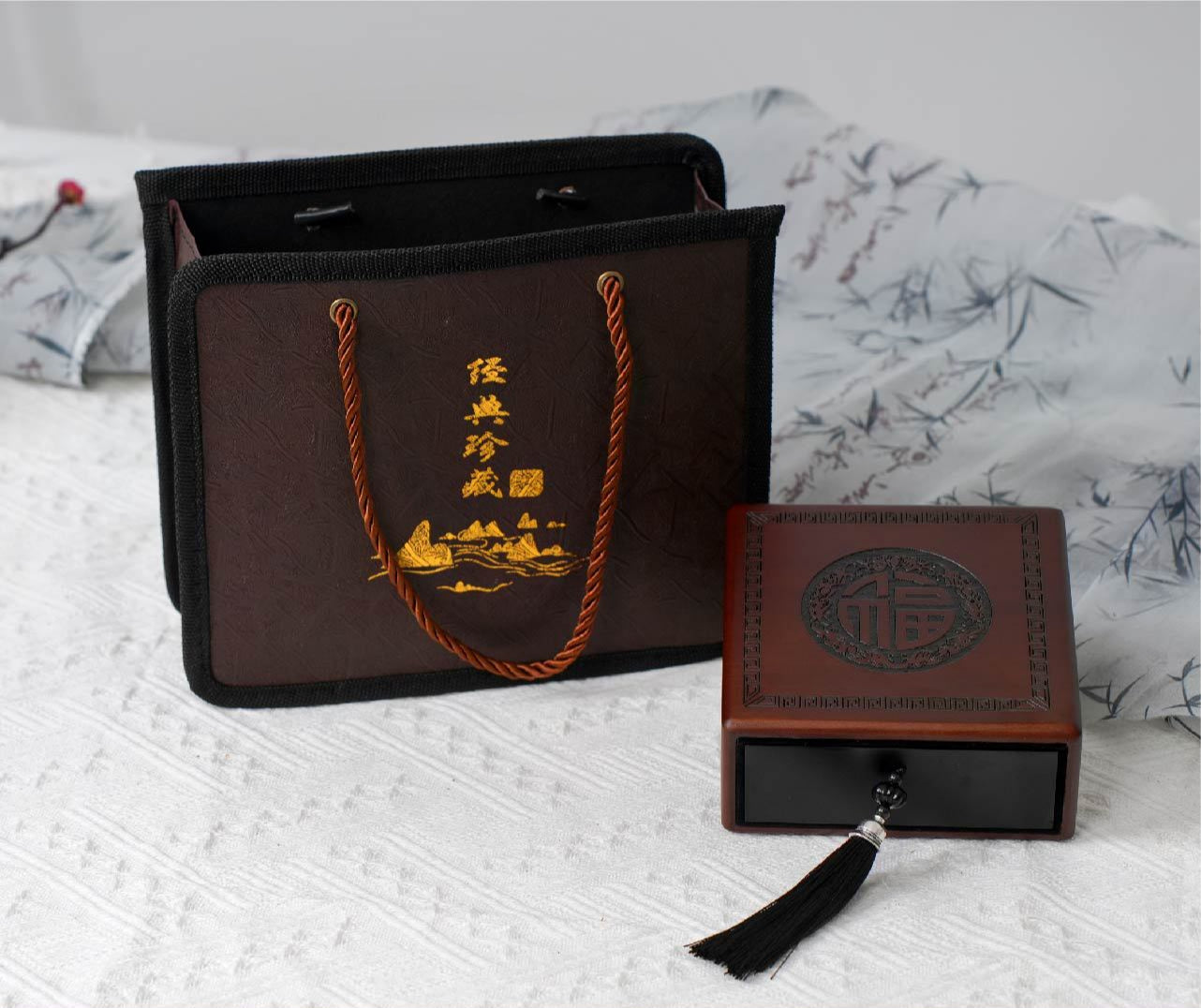 Oak Wood Jewelry Box for Bracelets - Laser Engraved "Fu" Character with Soft Inner Pouch (11.4x11.4x4.9cm, Velvet Lined)
