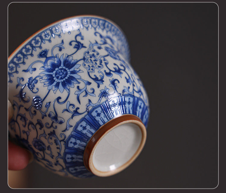 Ru Kiln Blue-and-White Gaiwan - 200ml Antique-Style Tea Set with Interlocking Flower Design (10.5cm Diameter, 9.9cm Height)