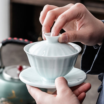 White Porcelain Gaiwan Tea Set - 125ml Covered Cup with Saucer (9.5cm Height, Heat-Resistant Design)