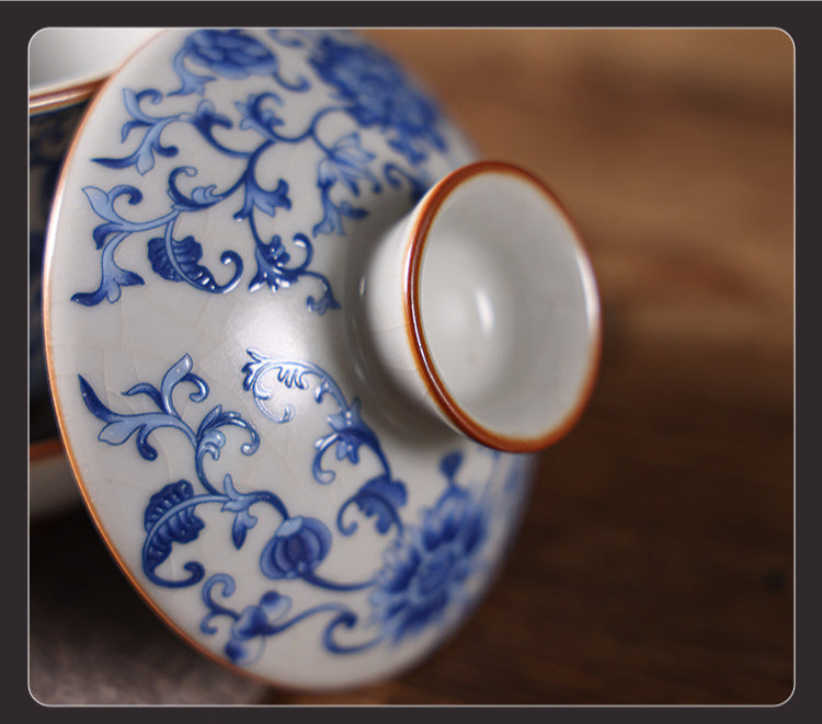Ru Kiln Blue-and-White Gaiwan - 200ml Antique-Style Tea Set with Interlocking Flower Design (10.5cm Diameter, 9.9cm Height)